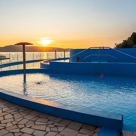 Mediteran Travel Mobile Homes Solaris ブロダリツァ エクステリア 写真