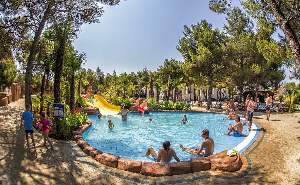 Mediteran Travel Mobile Homes Solaris ブロダリツァ エクステリア 写真