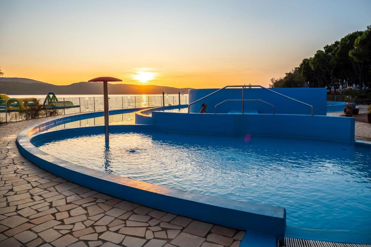 Mediteran Travel Mobile Homes Solaris ブロダリツァ エクステリア 写真