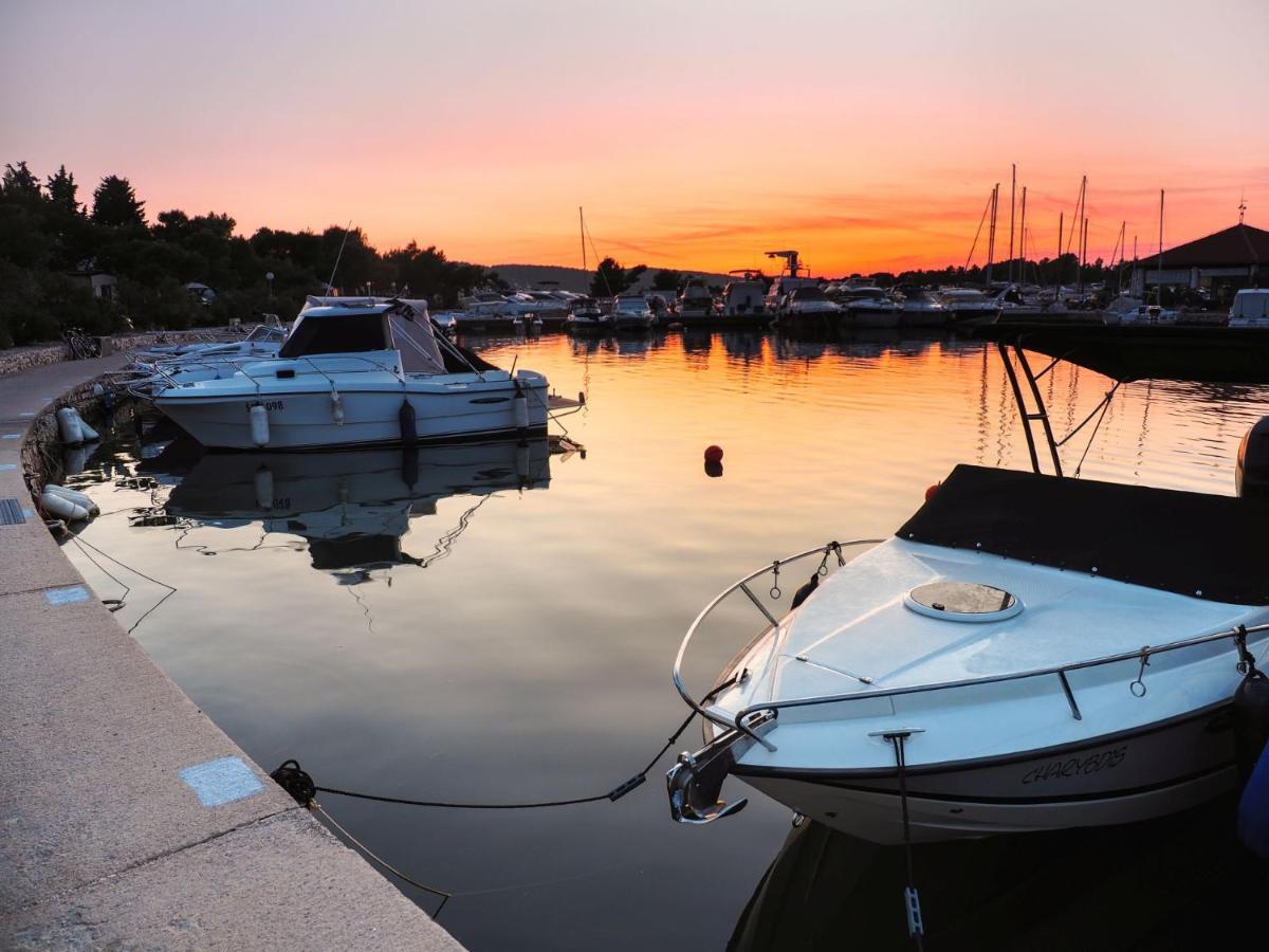 Mediteran Travel Mobile Homes Solaris ブロダリツァ エクステリア 写真